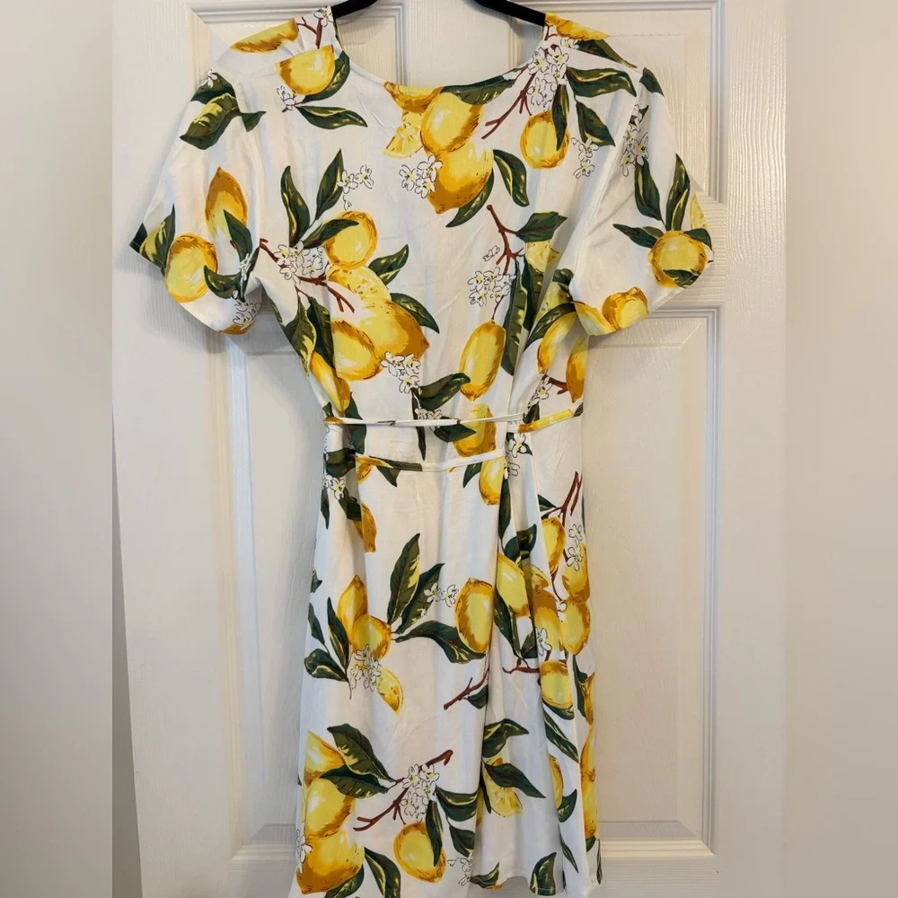 NWT Lulus A La Tart Lemon Print Wrap Dress - Picture 5 of 5